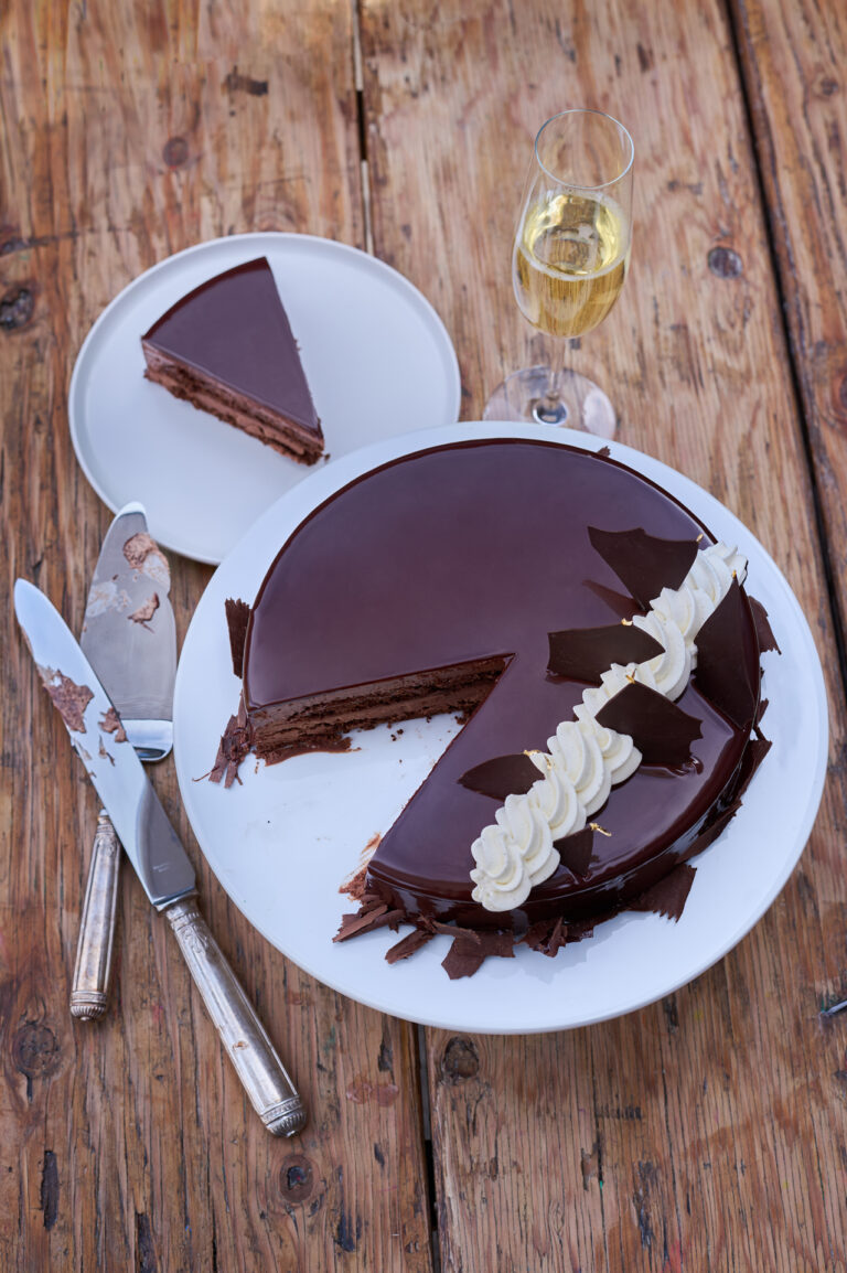 Chocolate Cake - Large - Freestyle Bonus